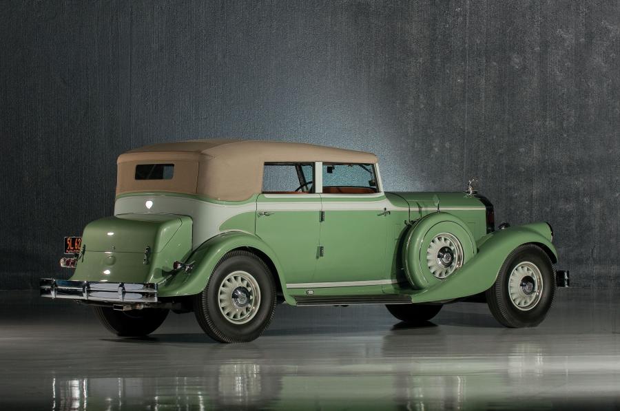  Pierce-Arrow 12 Model Convertible Sedan 1933 года  (фото 8 из 8)